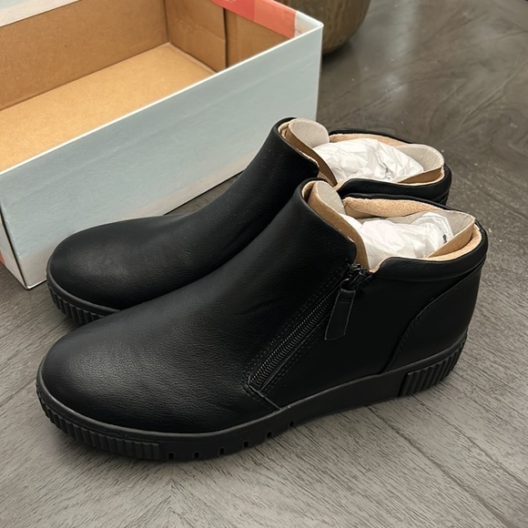 SOUL Naturalizer Turner Mid Sneaker (WIDE) - Picture 6 of 8